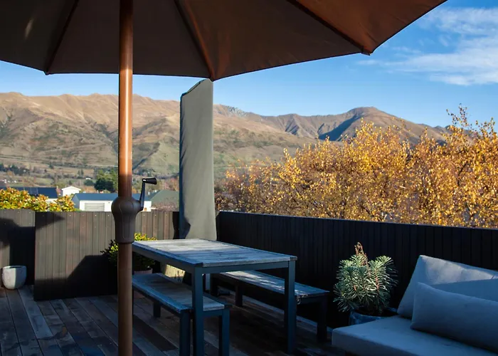 Great View, Very Central, Modern House, 3 En-suites *