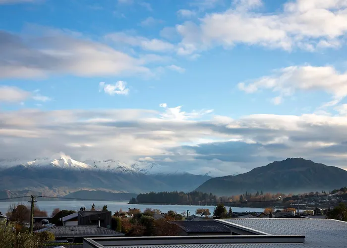 Great View, Very Central, Modern House, 3 En-suites Ferienhaus *